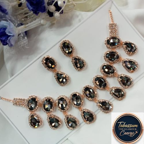 Elegant Diamond Cut Jewelry & Earring Set