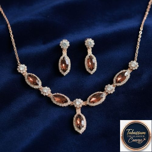 Eye-Catching Glamour: Ruby-Brown Crystal Necklace Set
